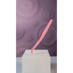 ملقط رموش من العلامة التجارية ليور ميلانو (Lure Milano)